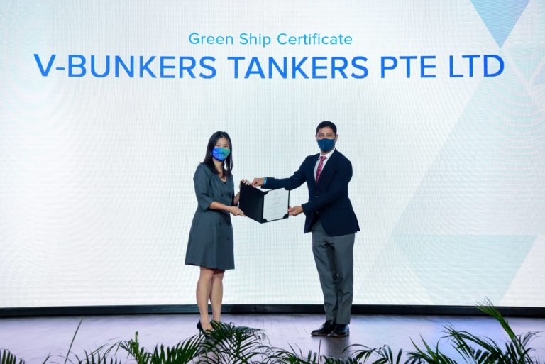 Vitol s V Bunkers Receives Green Ship Awards From Maritime Port 
